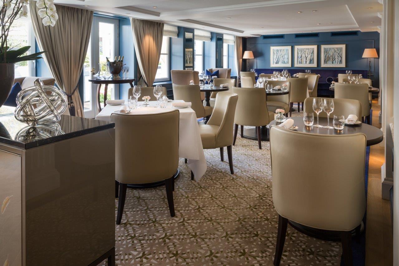Meet me at the clock, Waldorf Astoria…and let?s eat at Goldfinch Brasserie, Amsterdam