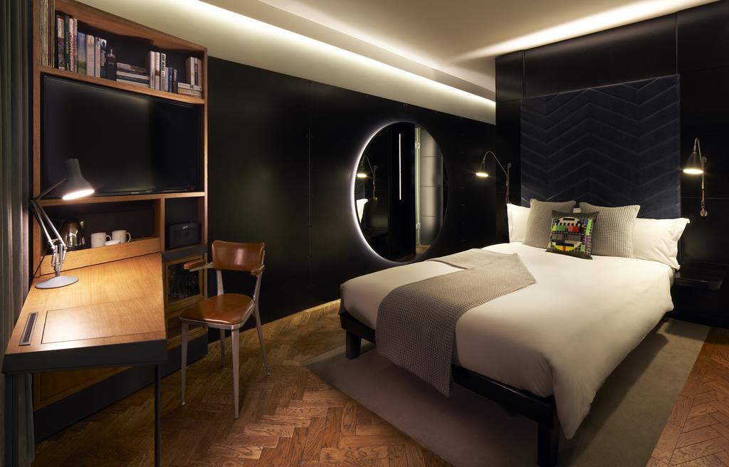 Quirky Hotels London 2018 Unique The Luxury Editor The Hoxton Hotel