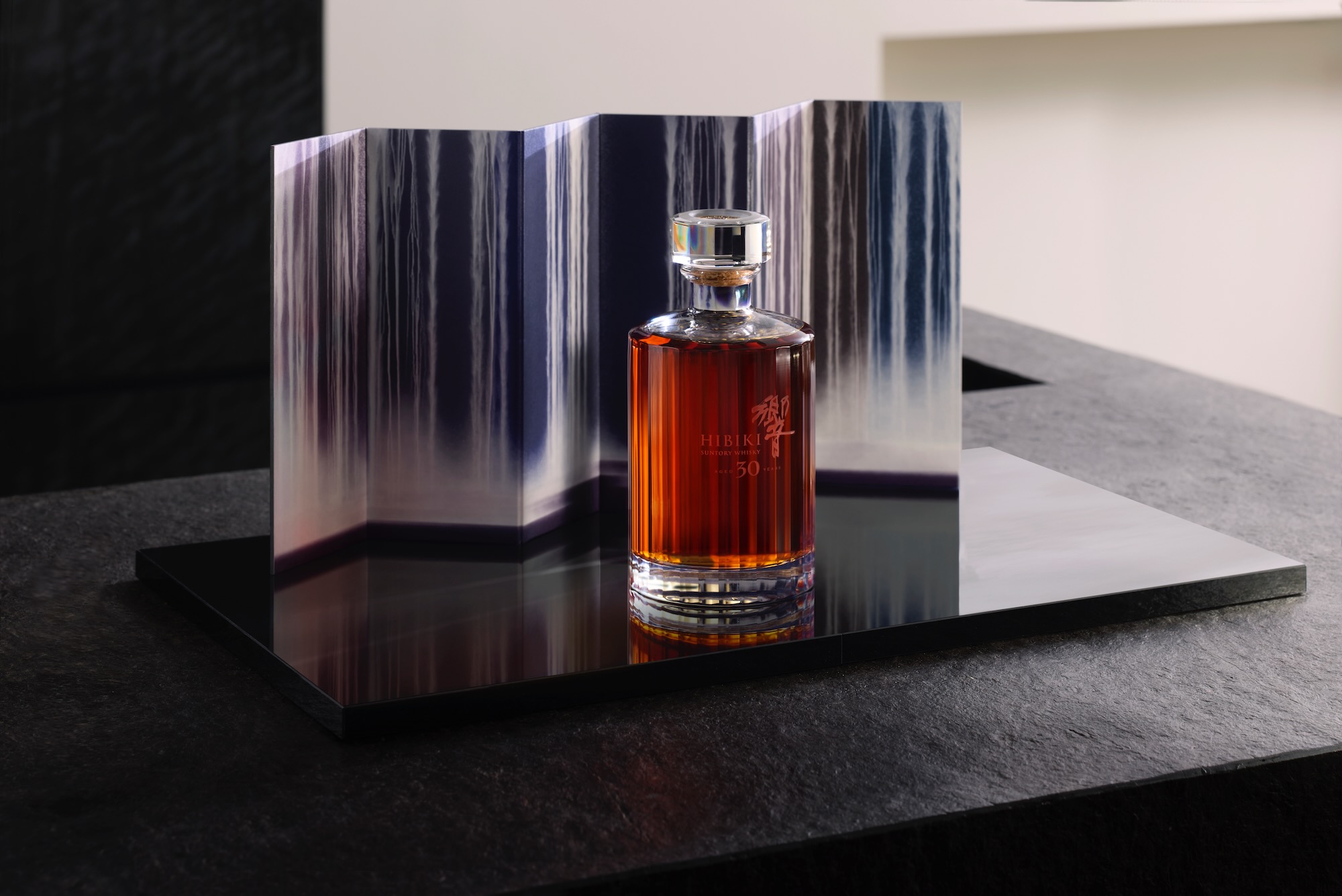 The Home of Suntory Reveals a Collector’s Version Hibiki Whisky in Collaboration With Painter Hiroshi Senju The Home of Suntory Reveals a Collector’s Version Hibiki Whisky in Collaboration With Painter Hiroshi Senju