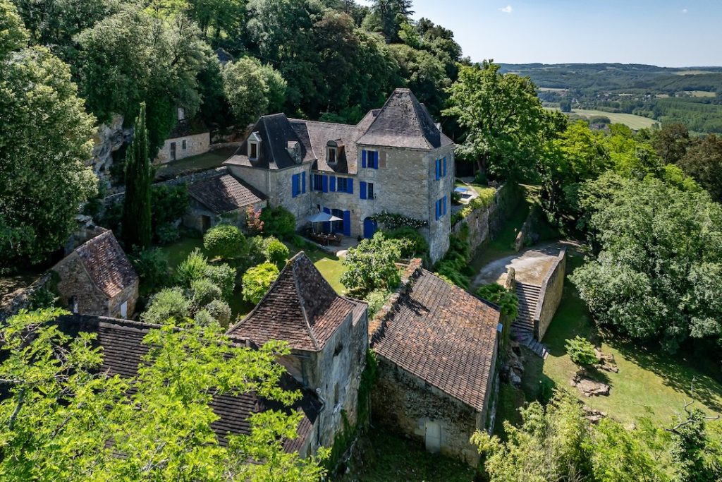 Swap screens for storybooks and switch off with an off-grid family adventure